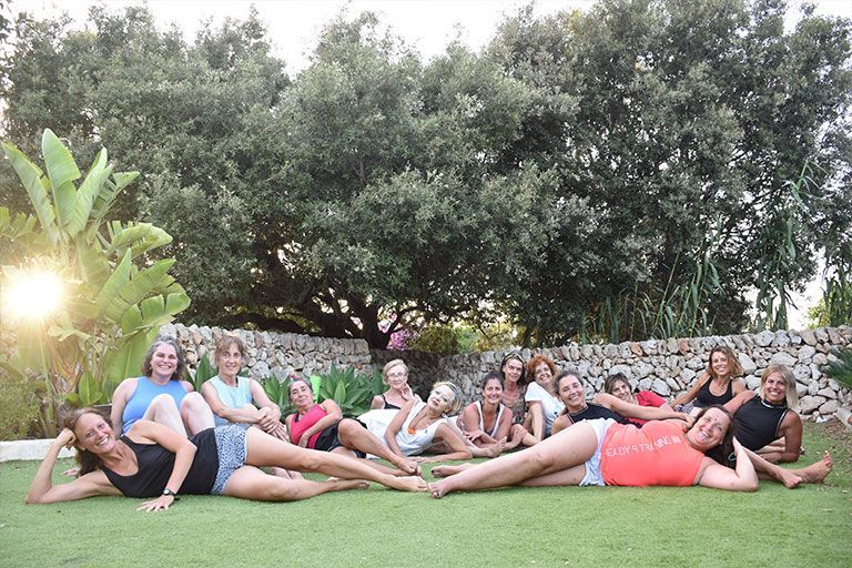retiro yoga menorca julio 2026