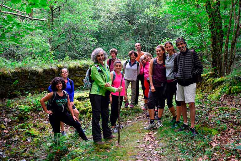 paseo retiro de yoga en navarra