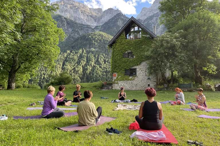 retiro yoga pirineos pineta julio 2026